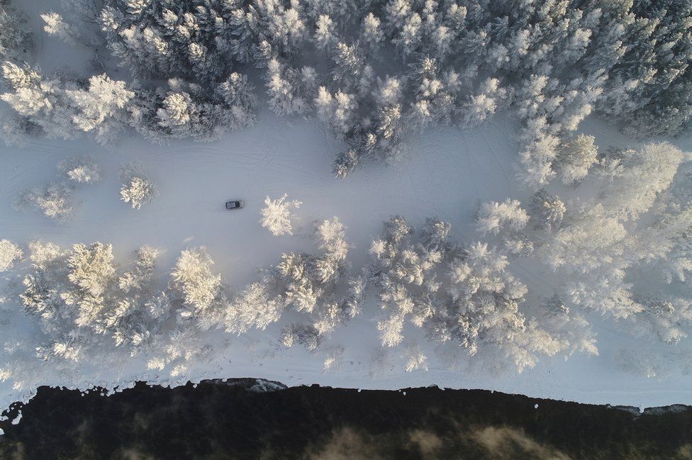 Russia - spettacolare foto del fiume Enisej, completamente ghiacciato